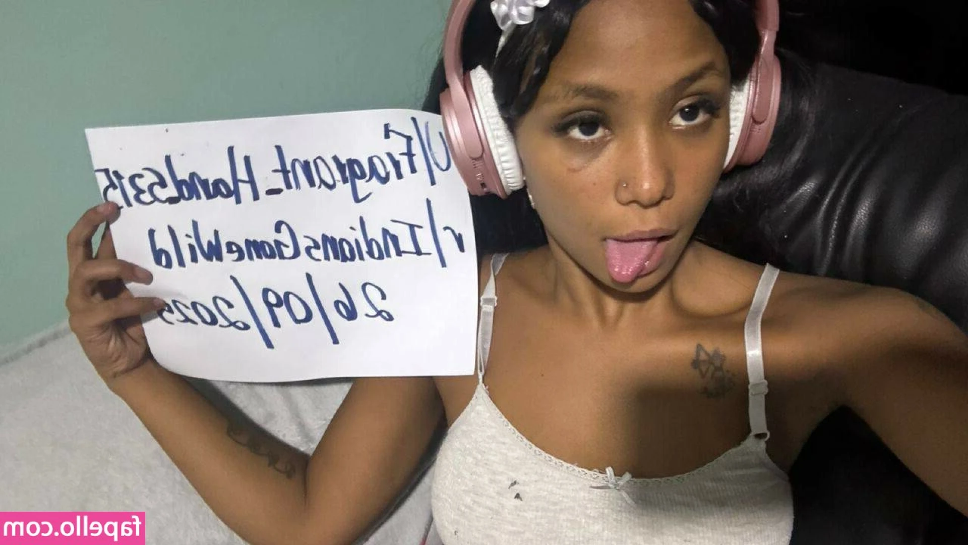 Little Mariam [ little-mariam ] - Let me undress for you💋