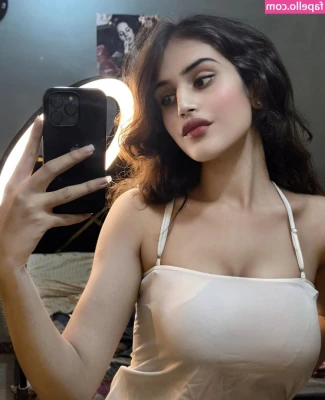Faaria Farooq [ faaria-farooq ] - Sucking on Jack's hard cock is so much fun! 😍