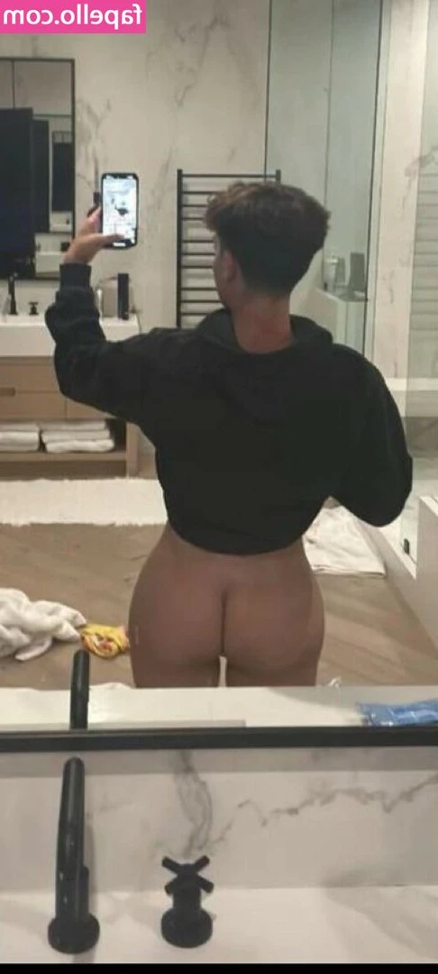 James Charles [ james-charles ] - I like my coffee how I like men, full of 💦💦💦