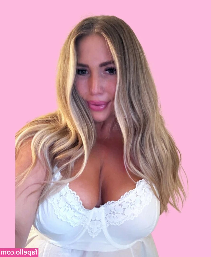 Worlddofc - Mmm I love showing off my tits to you in this tiny tiny neon crop top
