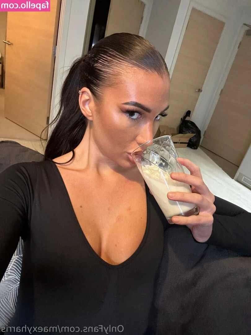maexyharris - Booty pics to celebrate that Friday night's finally here!!😈 and