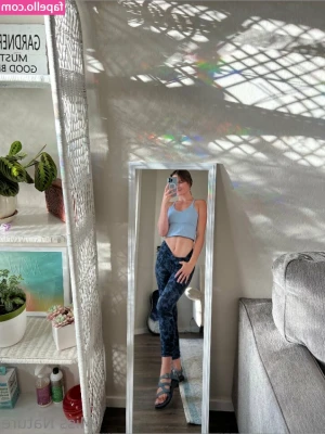 Miss Nature [ miss-nature ] - Fucking my self with my glass dildo.