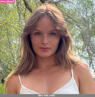 Miss Nature [ miss-nature ] - Sheer black stockings and my hand on your dick ... yes!