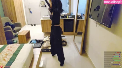 jinnytty [ jinnytty-1 ] - Hold on