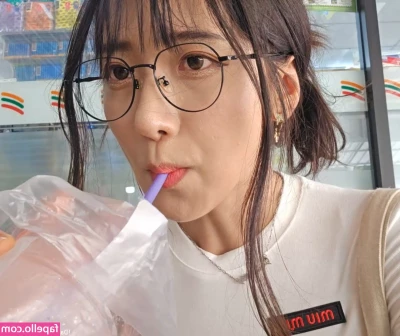 jinnytty [ jinnytty-1 ] - Sorry for not posting a ton the past few days  I flew home  amp  have