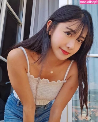 jinnytty [ jinnytty-1 ] - Am I the only one who loves to sleep naked