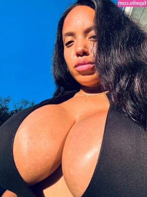 sabrinafountaine - Do you want to videochat me? 📞😉