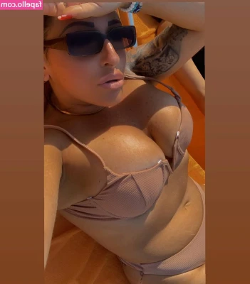 Anna Puzone [ anna-puzone ] - Best pic of the night. I take the best pics for you. 💜🥰