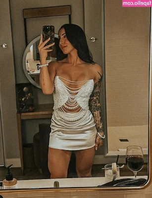 Aubri Dawn [ aubri-dawn ] - can i rub them on your face please? 😍