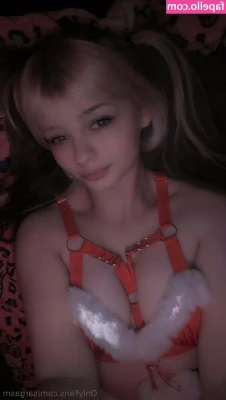 Dwifee - I love stripping can you tell?😈