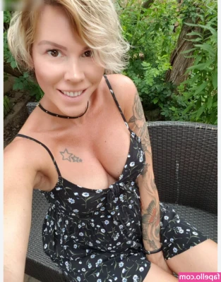Lara Bergmann [ lara-bergmann ] - goosebumps