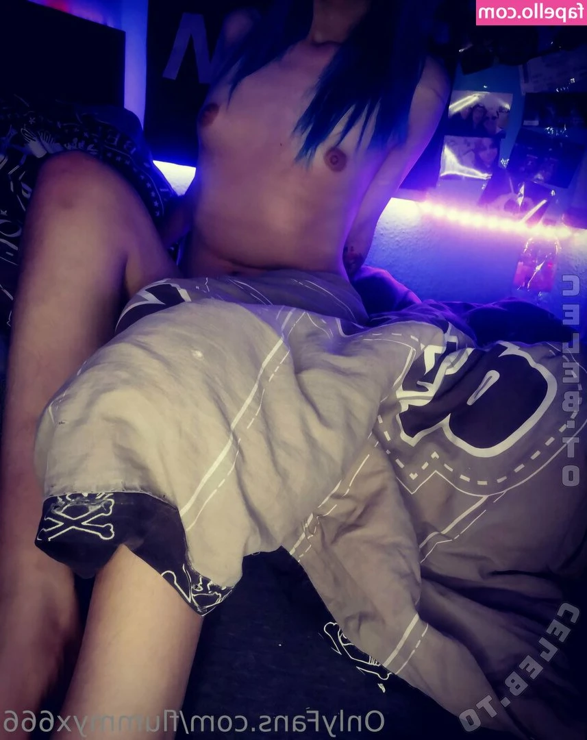 Flummy666 - Your pov as you about to put my soft girl dick in your mouth 👄