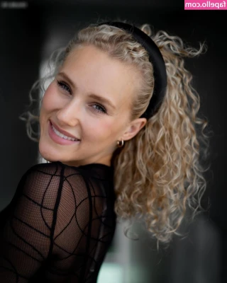Pauline Angert [ pauline-angert ] - These are the kinds of pics I'd send you if I was your girlfriend ;) 