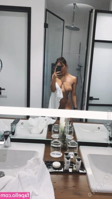 Athenjij - Bewb selfies