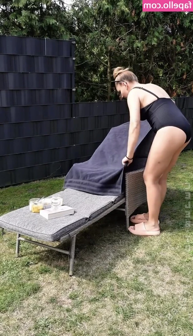 Manja_schfld [ manja-schfld ] - I'm ready for you to fuck me 💦