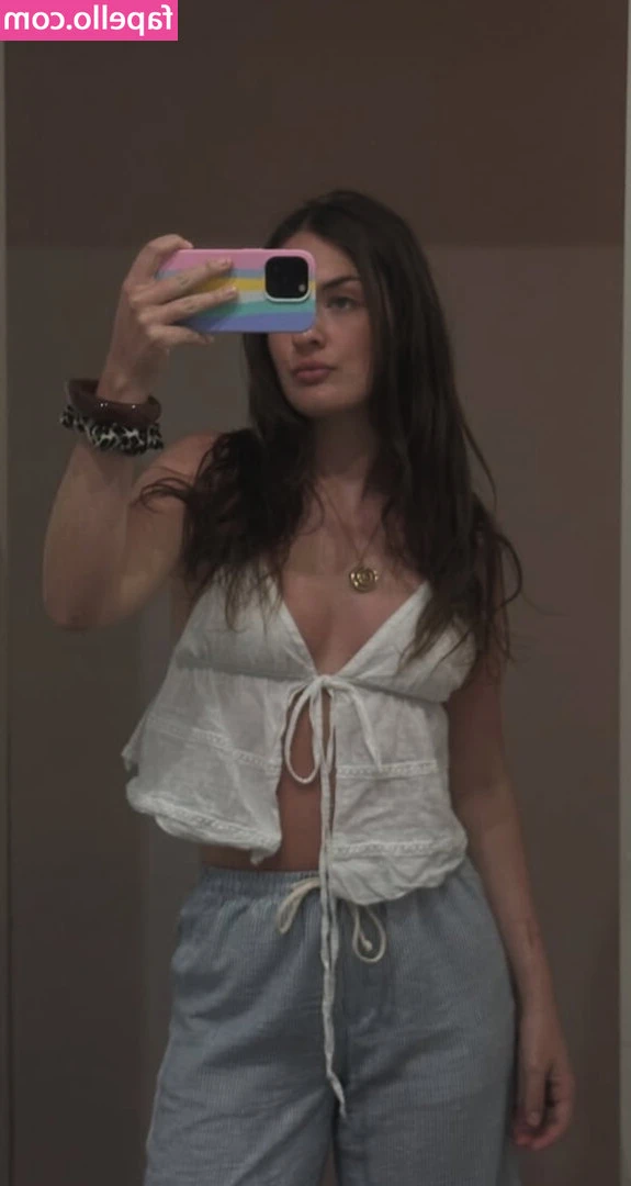 tammy.alissa [ tammy-alissa ] - Yummy pussy. Who wants a taste.