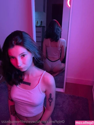 bluevelvetfreenudezzz - Domani metterò nuovi contenuti😘