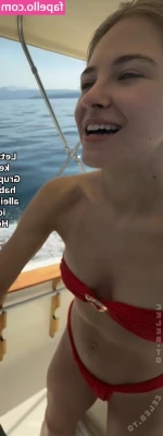 Diana zur Löwen [ diana-zur-lwen-1 ] - El borde de mi labio 👄🤭😘