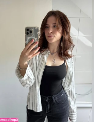 Saskia Fröhlich [ saskia-frhlich ] - Hope everyone is well. Tonights update member request for horny foot