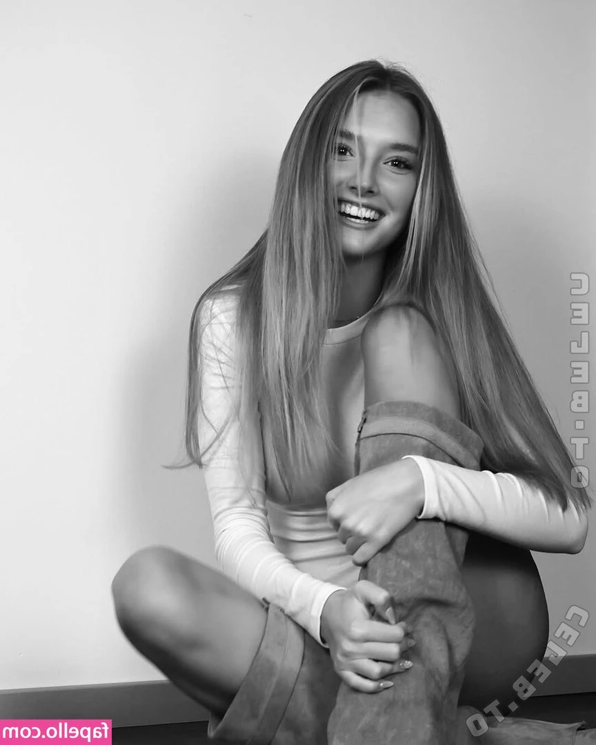 Luciaa.hln [ luciaa-hln ] - Leave it on or off tonight?