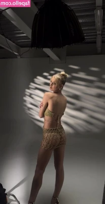 Melina Menzel [ melina-menzel ] - Wanna see the video of this toy going in my ass 😉