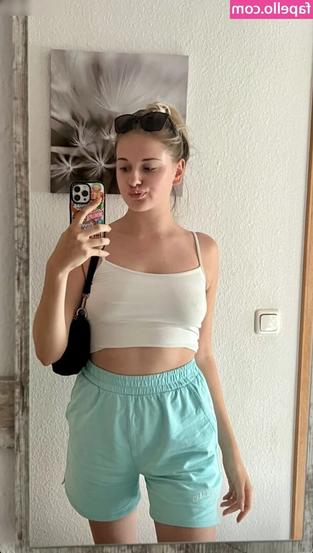 Adriana Burova [ adriana-burova ] - goodmorning, wanna eat my pussy pretty plz? 🥺 leave a tip if you