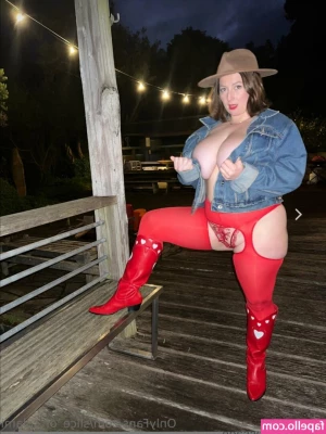 Bel Larcombe / Slice_of_salami_ [ bel-larcombe-slice-of-salami ] - The free videoof the WEEK comes tomorrow   stay tuned  but here is a