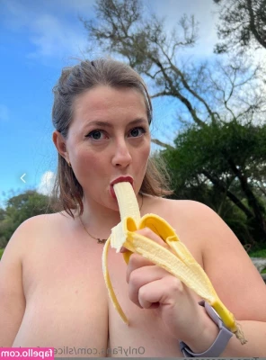 Bel Larcombe / Slice_of_salami_ [ bel-larcombe-slice-of-salami ] - https://onlyfans.com/301179084/marialaperversa1