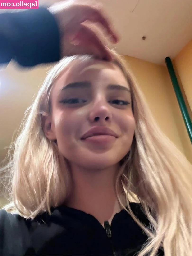 Aly.revolver [ aly-revolver ] - Cheeky bathroom selfie