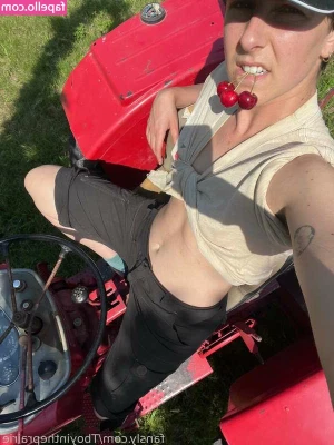 Tboyintheprairie - So ready to see this sexy lady again!