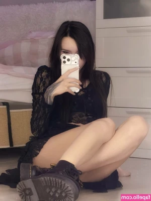 smorodinova - Whos fucking me