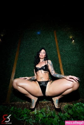 Ivy Lebelle [ ivy-lebelle ] - One time I read this book that involved a threesome in a sauna and to