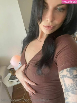 Ivy Lebelle [ ivy-lebelle ] - It got a little wetttt today