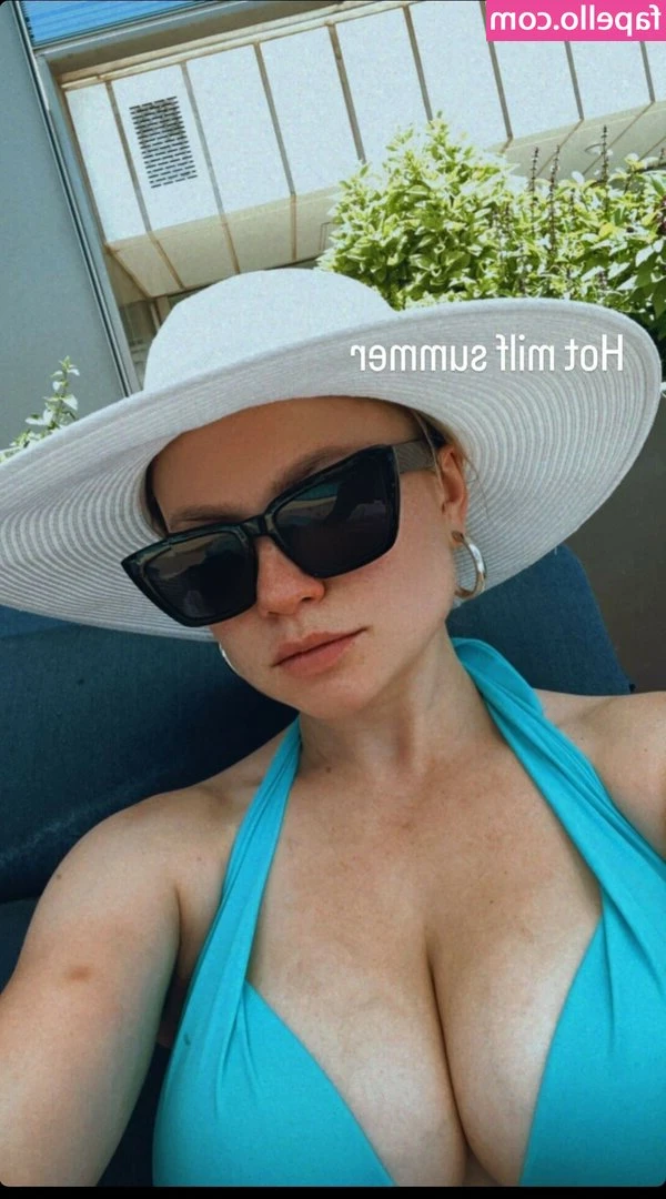 Natasha.the.russian [ natasha-the-russian ] - twerking, cumming, and dirty talking