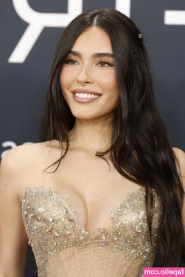Madison Beer [ madison-beer-1 ] - 𝗦𝗜𝗖𝗞 𝗢𝗙 𝗟𝗢𝗖𝗞𝗘𝗗