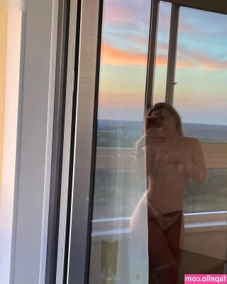 curly_decency [ curly-decency ] - Online and available for skypes  sexting and calls  I ll be streaming