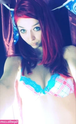 hot_wet_lilly [ hot-wet-lilly ] - Candy Cane! Check DM for the full video.