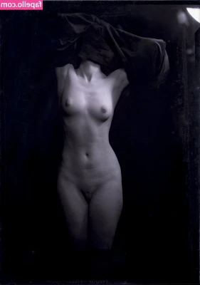 Lee Miller [ lee-miller ] - peak a boo ! now come hold it in your mouth 😅💦