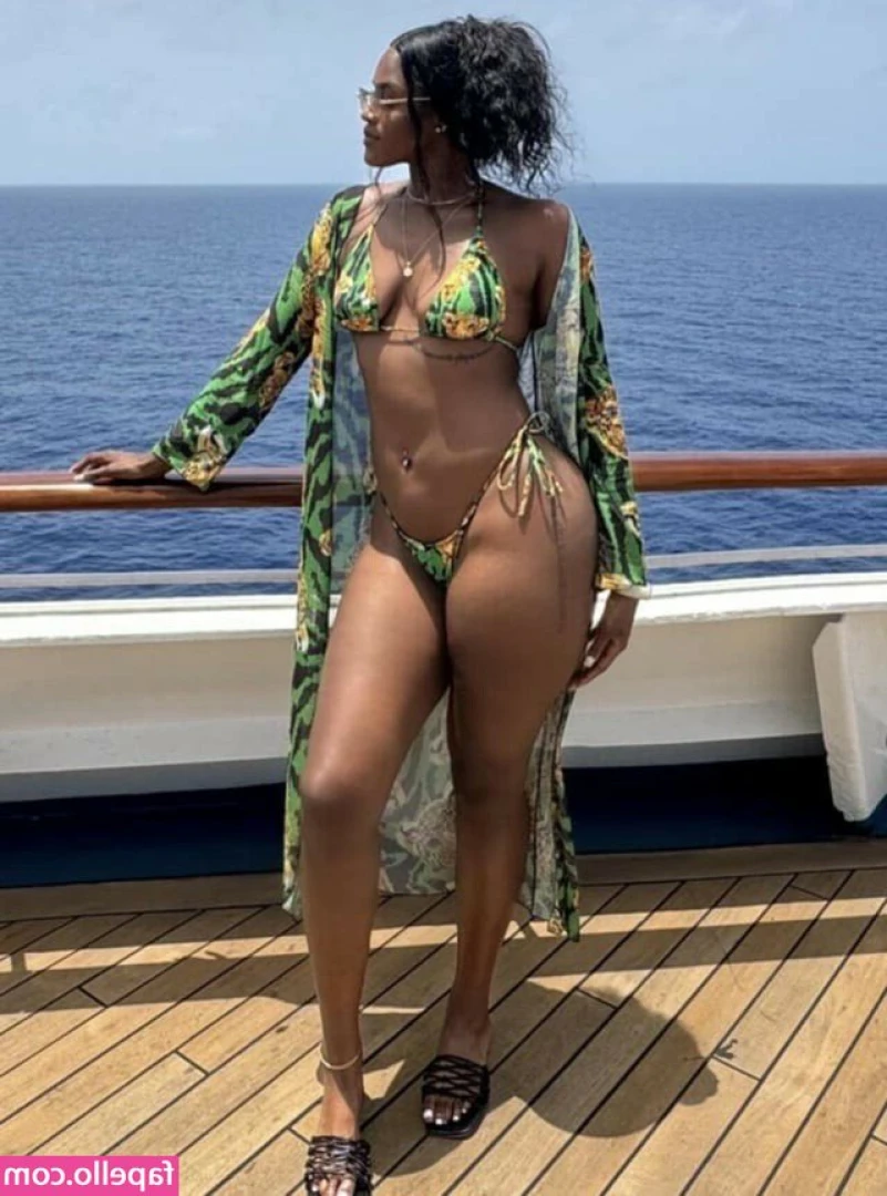 Kalani Brown [ kalani-brown ] - Are you picking up what I'm putting down? 😏