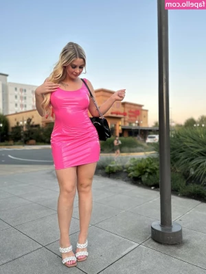 Thickbarbiegirl - Was shaving and got in the mood   I need somebody behind   THAT KNOW