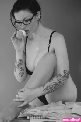 innervus - Just a cute dickSUCKER