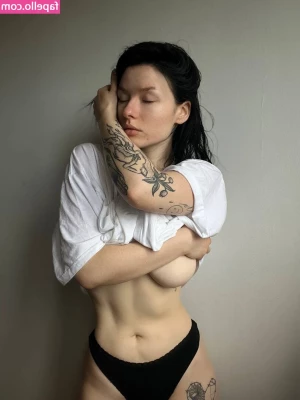 innervus - All alone and horney  wanna watch me play with myself   5 vids around