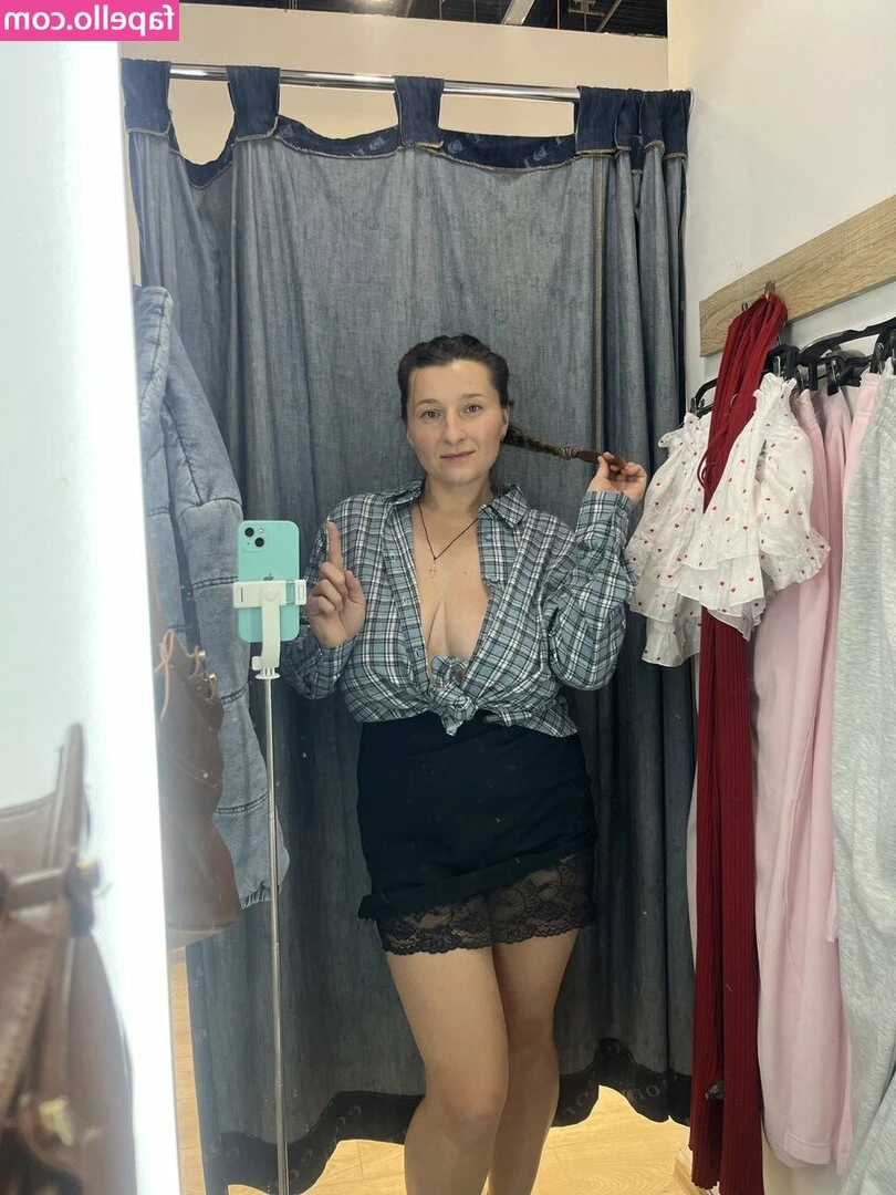 Marharyta Karmazina [ marharyta-karmazina ] - u can lick off the sweat now uwu
