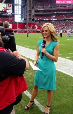 Molly Mcgrath [ molly-mcgrath ] - Some booty to brighten your Monday 🍑🍑
