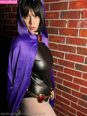 Allison Leigh [ allison-leigh ] - Let’s play carpenter. Let’s get hammered first, and then I’ll