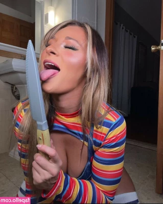 Megan Bayne [ megan-bayne-1 ] - I know I said I was going potty, but yeah, no. I was taking slutty