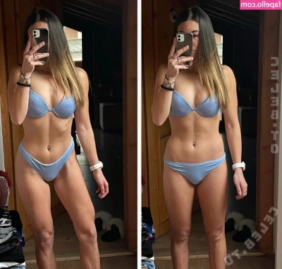 Alessia De Zolt [ alessia-de-zolt ] - Why do I even wear sportswear at my home gym?