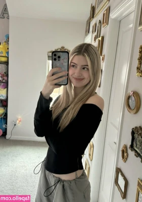 mckennabull - New Year’s Eve someone send for my party tonight 👀😈🥵 And