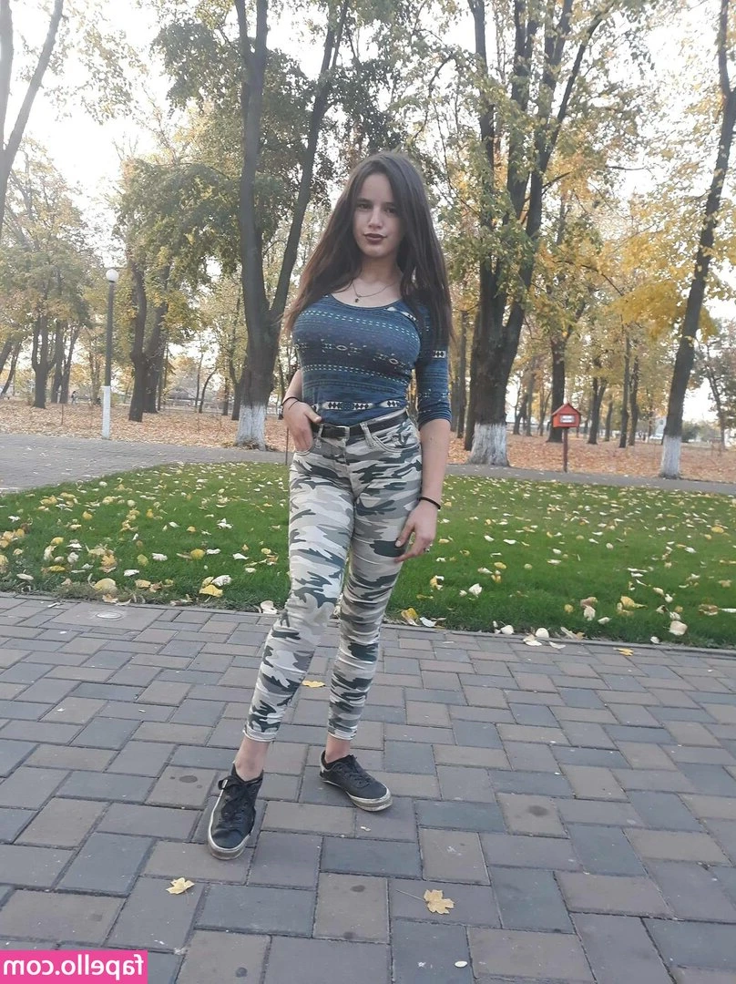 Denisa R Maria [ denisa-r-maria ] - happy new year! what’s your resolution?