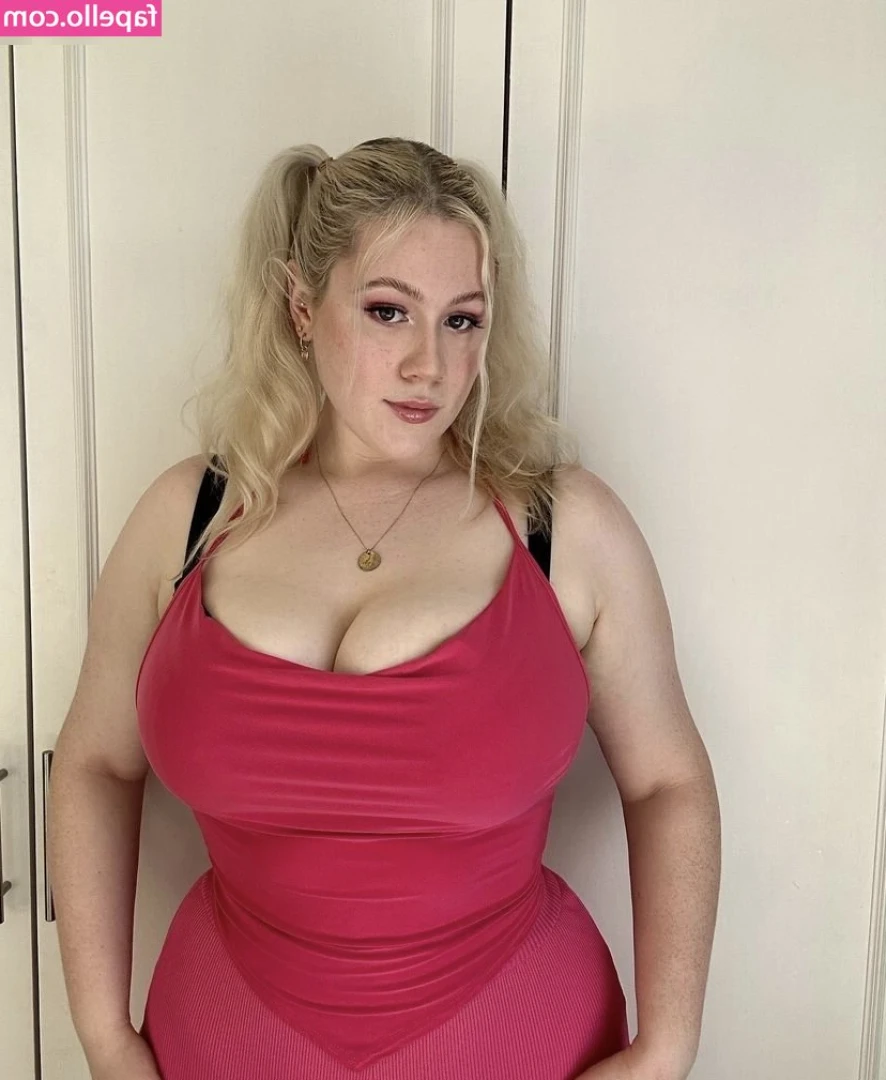 Katfunnell - Am I Too Fat for My Old Legging? 🤔🤭